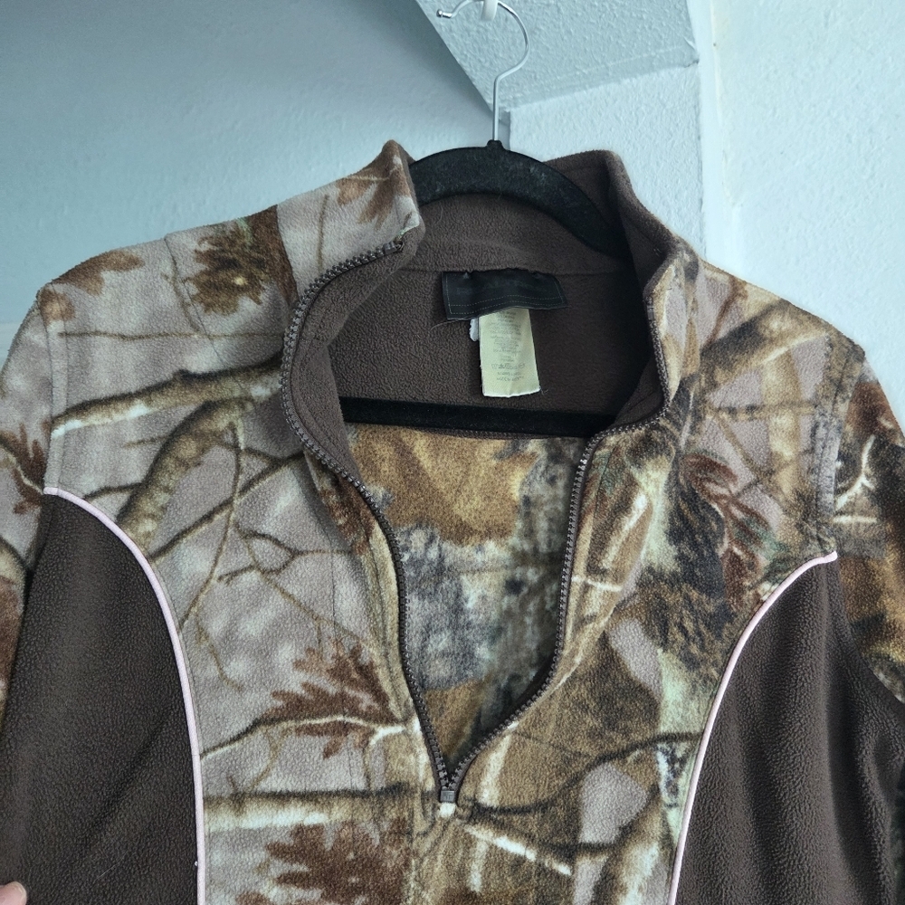 Realtree Women's Brown Camouflage Pullover - Picture 3 of 6